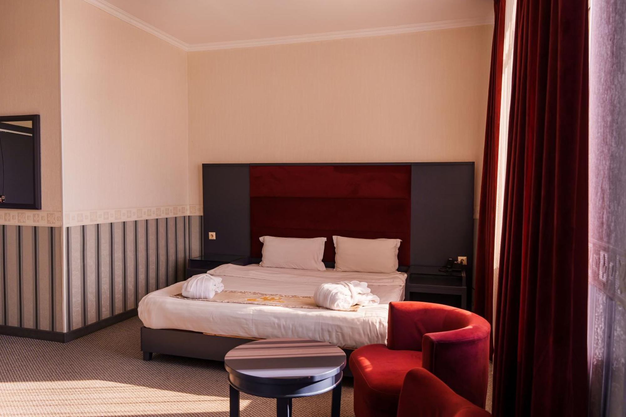 Almaty Grand Erbil Hotel Ngoại thất bức ảnh